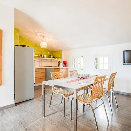 Lejlighed Beautiful In Bastia With 2 Bedrooms And Wifi *